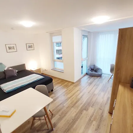 Business Apartment *